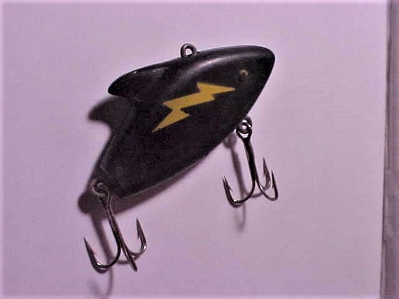 Super Sonic Style Fishing Lure, Circa 1980s, Unbranded, Pre-owned in Very  Good Useable Condition No Box, About 2 1/8 Long, Needs a Cleaning 