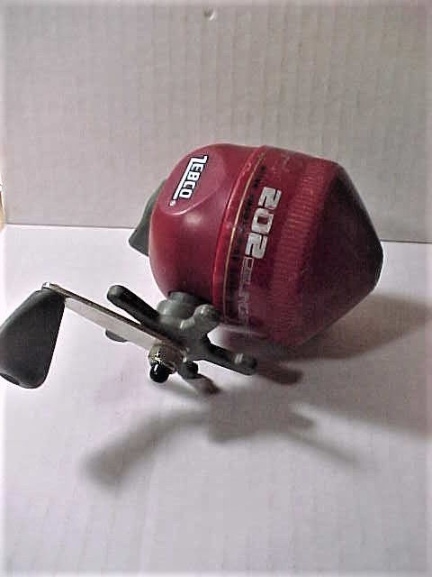 ZEBCO 202 Slingshot Fishing Reel, Circa 1970s, Pre-owned, in Very Good  Working Condition, Needs a Good Cleaning Made in China, A Few Scuffs 