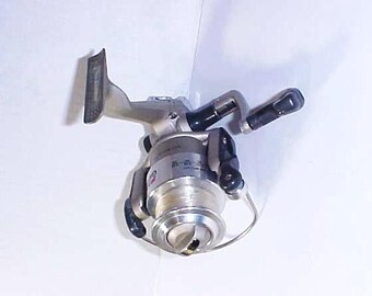baitcaster jigging reel Best Baitcasting for Saltwater Fishing - Smooth Casting Design Model:SLXMGL70 Bass Pro Shops Pro 60 yards/6 pounds line Accurate
