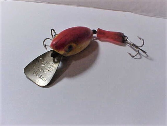 Atlantic Lures, Lazy Susan Plastic Fishing Lure Circa Late 1960/70s,  Pre-owned in Very Good Used Condition, No Box, Needs Cleaning -  Hong  Kong