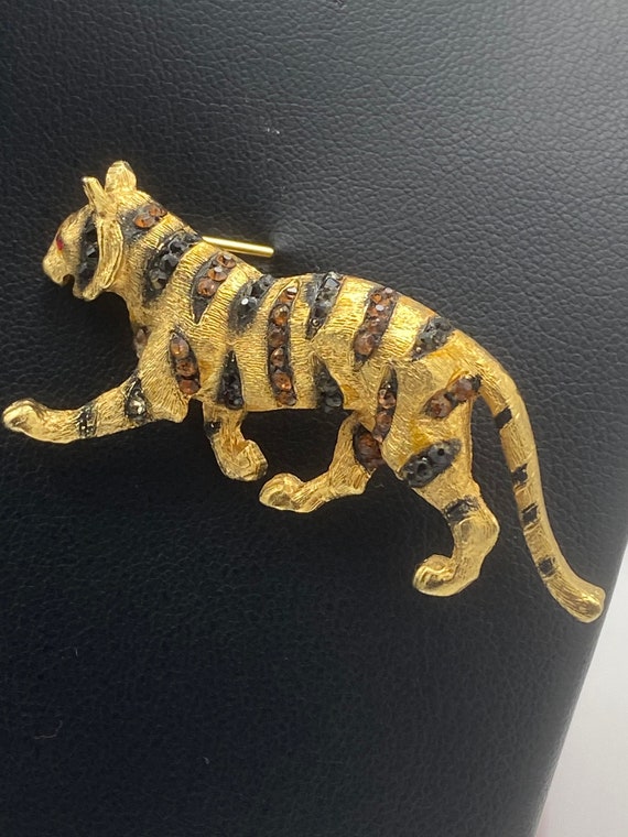 Vintage Carr tiger brooch