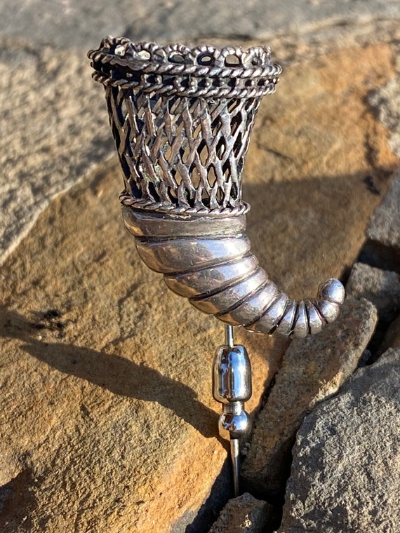 Vintage Sterling silver brooch