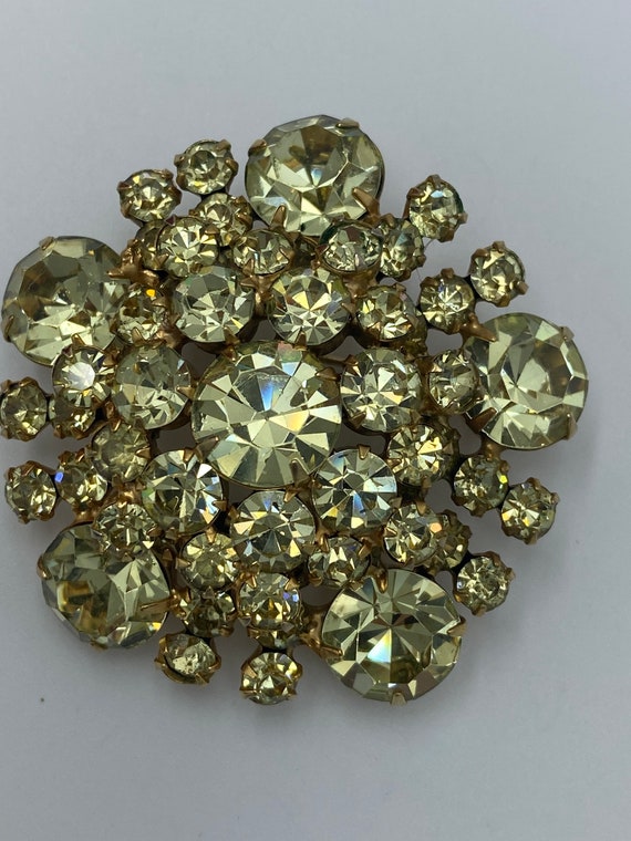 Vintage 1950’s rhinestone brooch