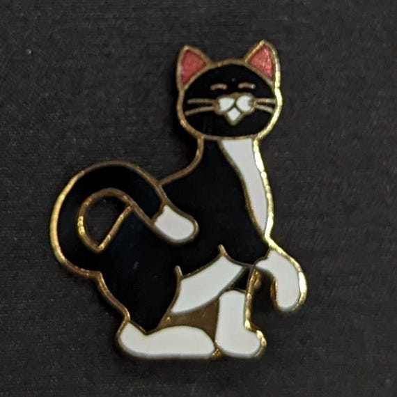 Black & White Cat Enamel Pin Gold Tone Back Signed Gift Creations Vintage Jewelry