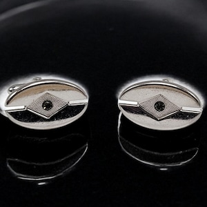 Vintage Signed Swank Oval Silver Tone Cufflinks With Green Glass Accent