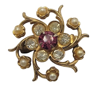 Vintage Floral Brooch With Pink Rhinestone & Faux Pearl Accents Gold Tone
