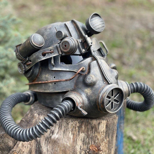 T45d Power Armor Helmet Replica Fallout / Wasteland RPG Prop / Post-Apocalyptic Cosplay / Handcrafted Power Armor Helmet