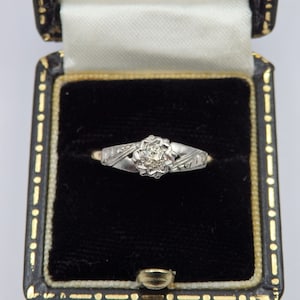 Anillo vintage de una sola piedra con diamantes de talla europea antigua