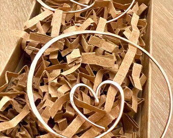 Aros en espiral con forma de corazón/Aros para la oreja fáciles de usar/Joyería de aros/Joyería fácil de usar/Regalo para ella/Relleno de oro/Plata/Cobre/Hecho a mano