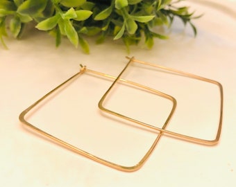Aros cuadrados. Aros cuadrados. Aros cuadrados dorados. Aros cuadrados de plata de ley. Aros minimalistas hechos a mano.