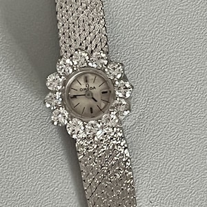 4158– Omega Ladies Watch White Gold Diamonds