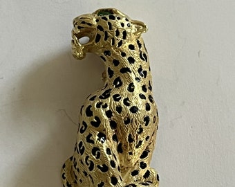 5418- Panther Clip Brooch Yellow Gold Emerald Enamel