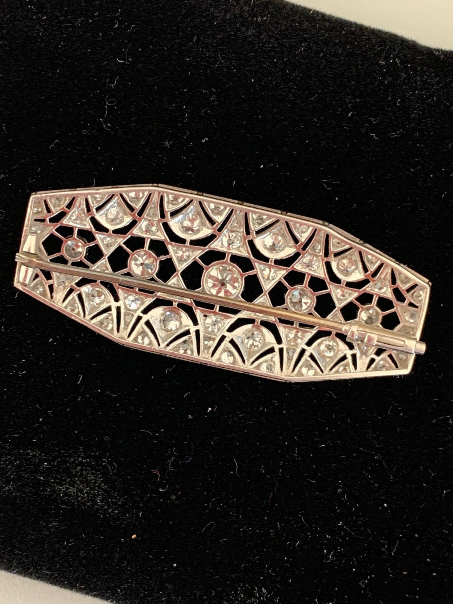 Broche Art Déco En Platine Et Diamants - Années 1925 - Modèle 3301 - Occasion