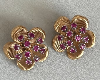 5338- Yellow Gold Ruby Flower Earrings