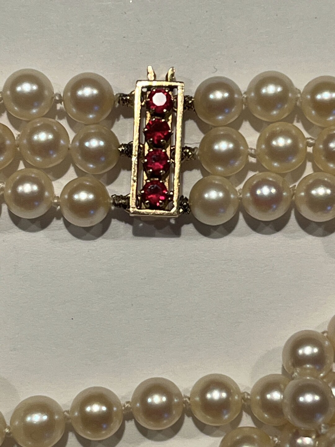Bracelet 3 Rangs Perles Et Rubis Synthétiques - Fermoir Or Jaune 18 Carats - Occasion