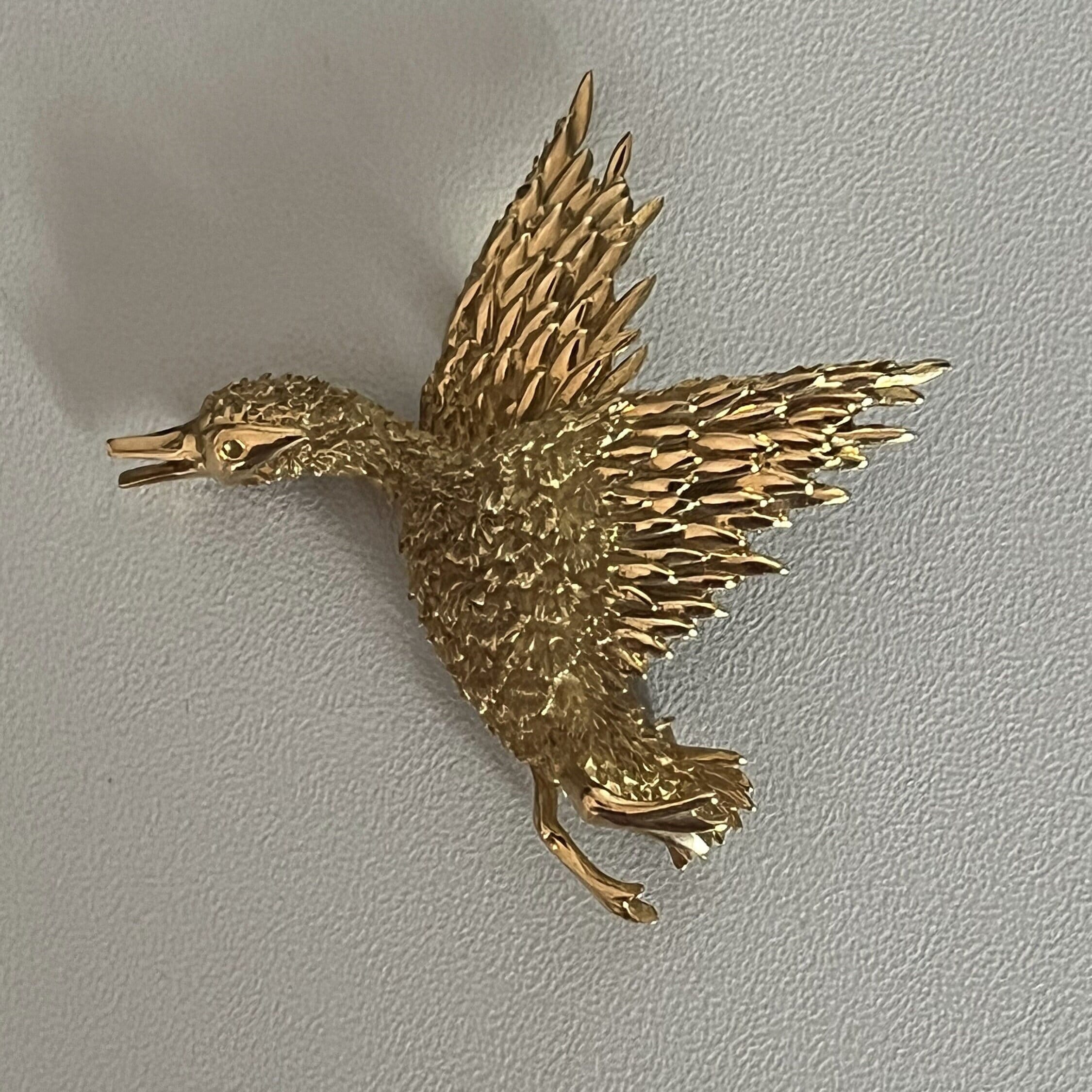  バード pilvikki ビンテージ 3906 – Finely Chiseled Yellow Gold Bird Brooch - Etsy Canada