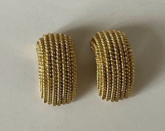 5261- Boucles d'Oreilles Fils d'Or Jaune Torsadé