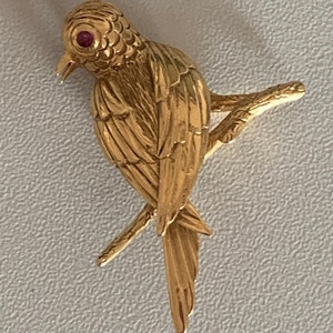 2946- Broche Oiseau Or Jaune Rubis Années 60