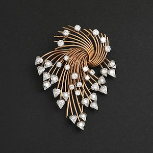 1932 – Clip Reverse Yellow Gold Platinum Diamonds 2.20 Ct