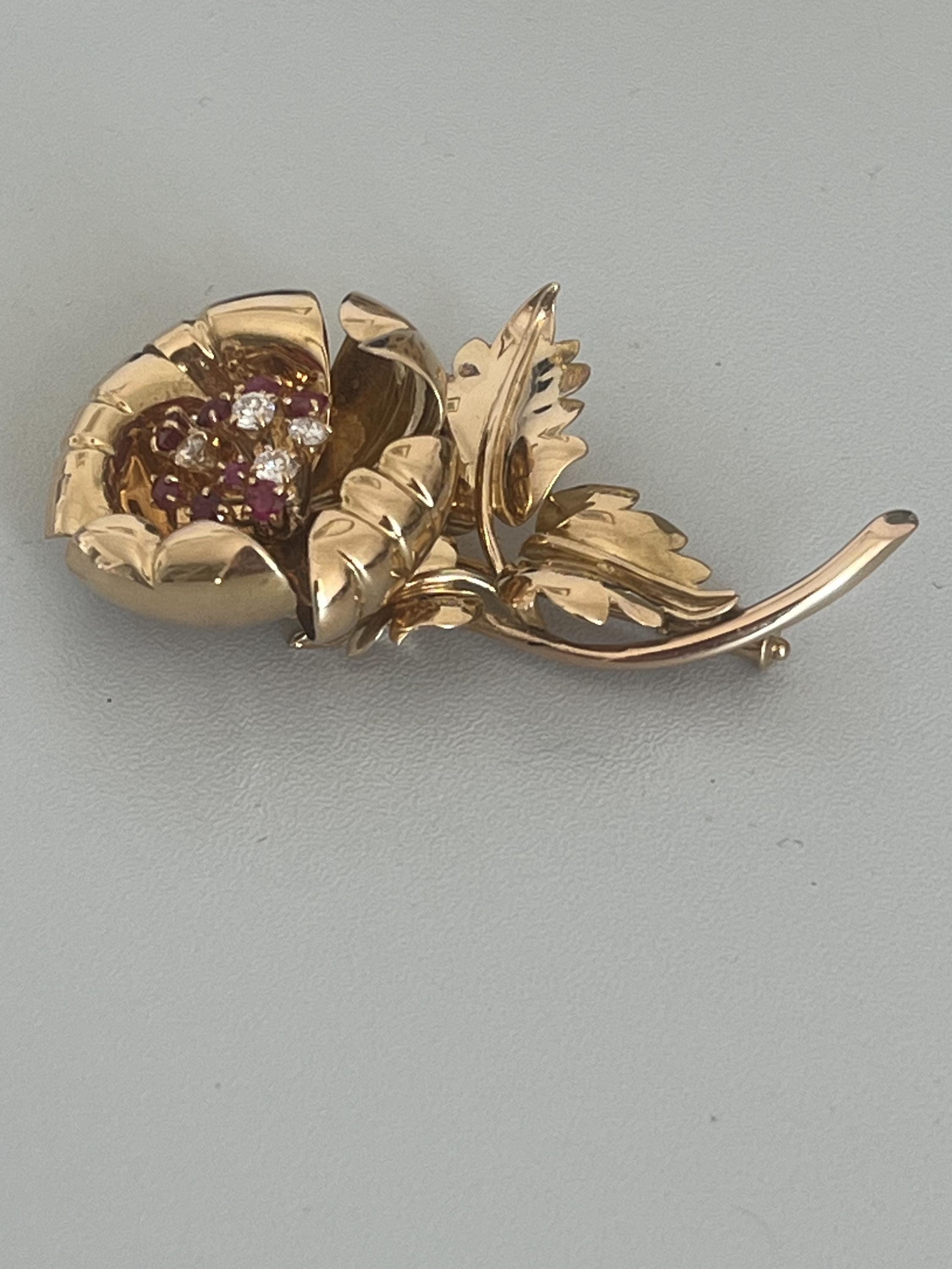 Broche Fleur En Or Jaune 18 Carats – Ornée De Diamants Et Rubis, Bijou D'occasion
