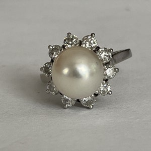4548- Platinum Ring White Gold Pearl Diamonds