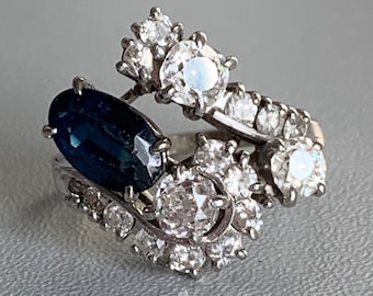 2641 – White Gold Ring Platinum Sapphire Diamonds