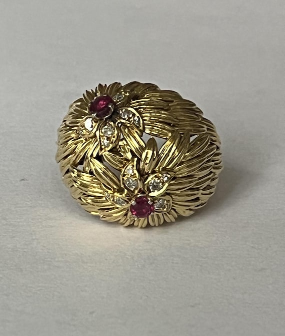 6305- Important Flower Ball Ring Yellow Gold Diamonds Rubies