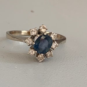 2089 – White Gold Sapphire Diamonds Ring