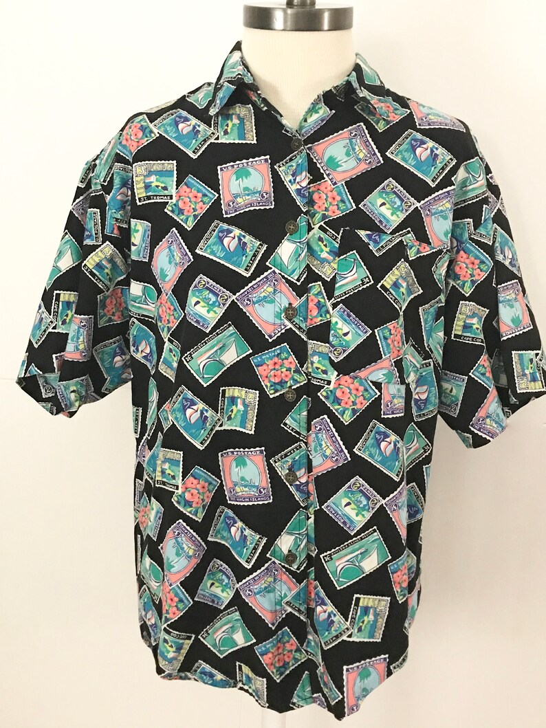Hawaiian Travel Size Women Large Stamps 90s 1990s Short Sleeve Button Up Shirt Black
