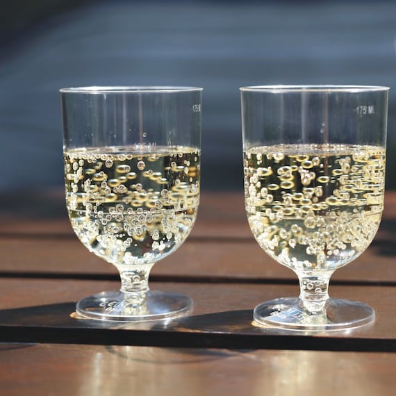 One piece plastic wine glasses discount