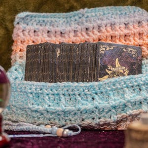 Papier pour cartes de tarot Athéna, fil pour étui au crochet fait main, style protection païenne Wicca, pentagrammes de prédiction, pont gaufré, conception de point gaufré