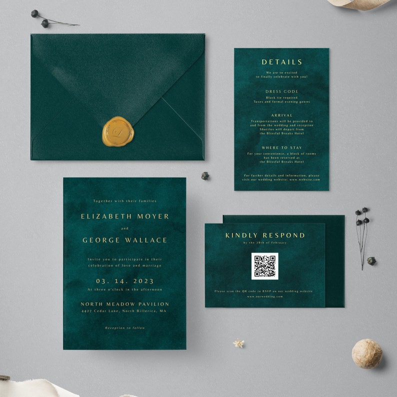 K&ouml;nnte beinhalten: Eine gr&uuml;ne Hochzeitseinladungssuite mit goldenen Akzenten. Die Einladung zeigt die Namen Elizabeth Moyer und George Wallace, das Datum 03.14.2023 und den Ort North Meadow Pavilion. Die RSVP-Karte enth&auml;lt einen QR-Code.