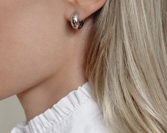 Solid Silver Huggies Copying the Earlobe Earrings Chunky Huggie Hoops Small Hoop Earrings Huggie Earrings for Any Occasion Everyday Earrings