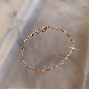 Capri Bracelet, Delicate Chain Bracelet, Dainty Twist Chain, Singapore Chain, Gold Chain Bracelet, Rope Chain