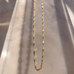 Collar Capri, Dainty Twist Chain, Cadena de Singapur, Cadena de capas, Estilo minimalista, Collar relleno de oro, Collar Delicado, No empañado