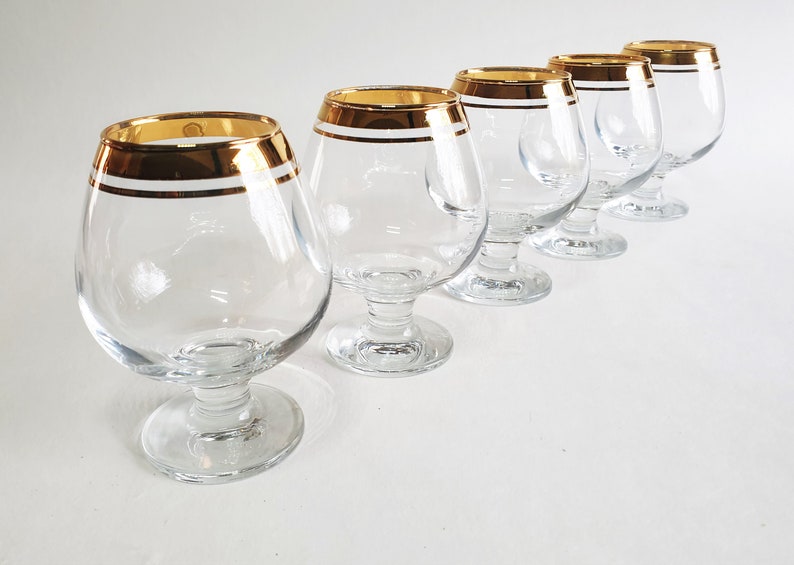 jubilee plastic wine glasses