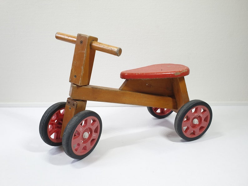Vintage Wooden Easy-to-use Balance Bike Toys Kids Bicycle Fun Super intense SALE Red