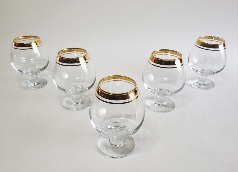 jubilee plastic wine glasses