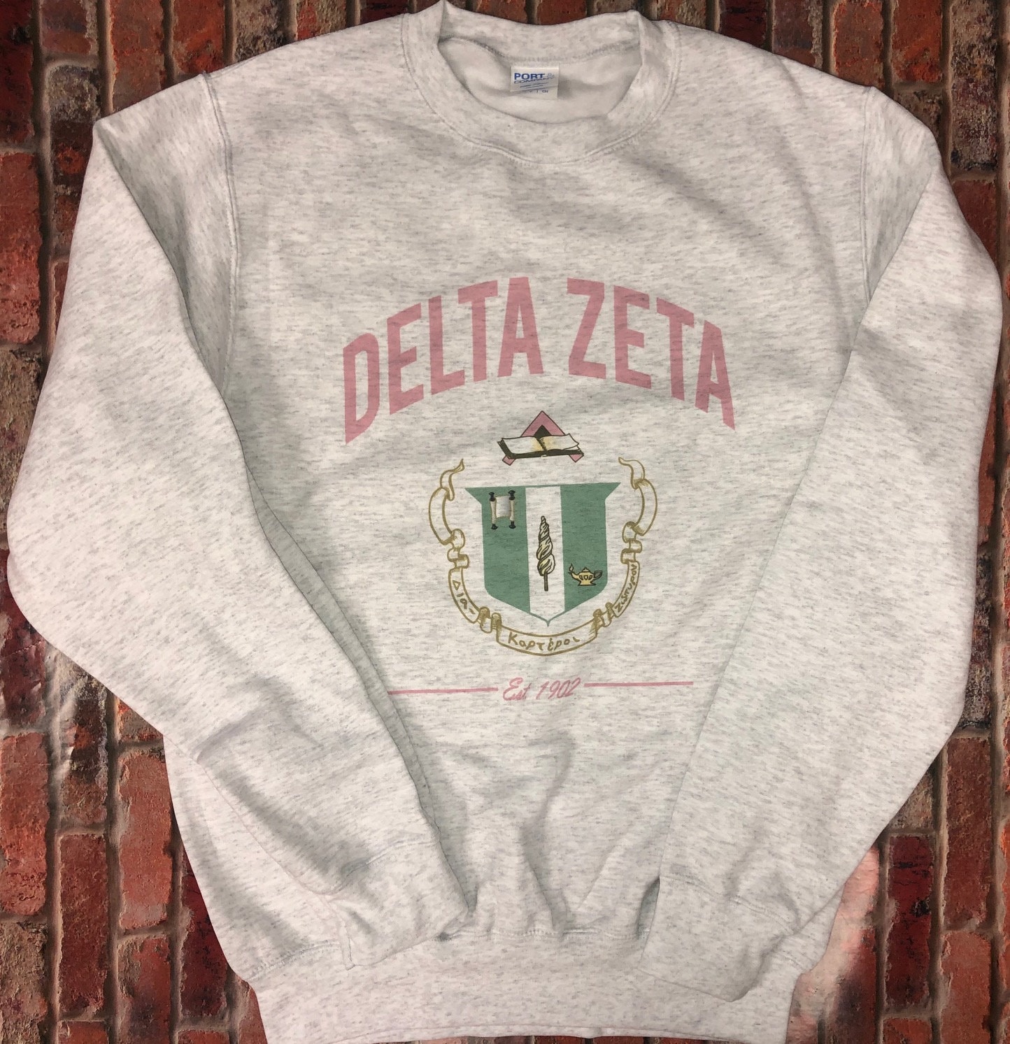 Delta Zeta Crest