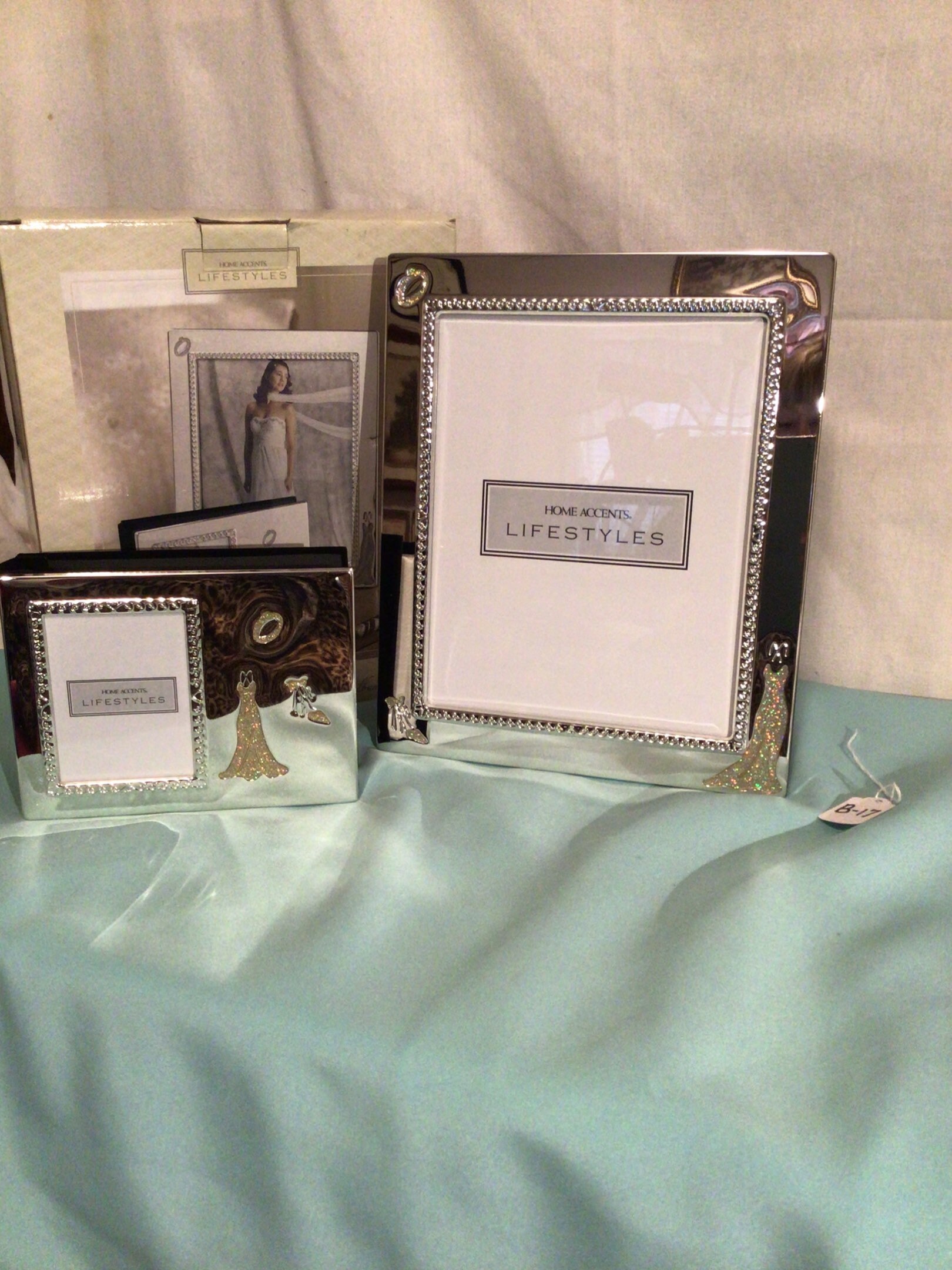 Silver Plated Home Accents Lifestyles 2 Piece Frame Set 8x10 Frame