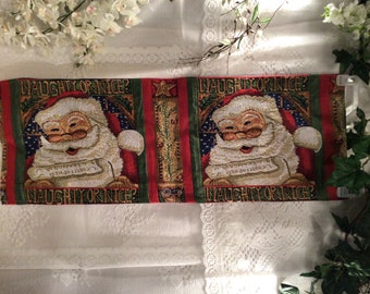 Jultapet Jultomten Stygg eller snäll Bordlöpare