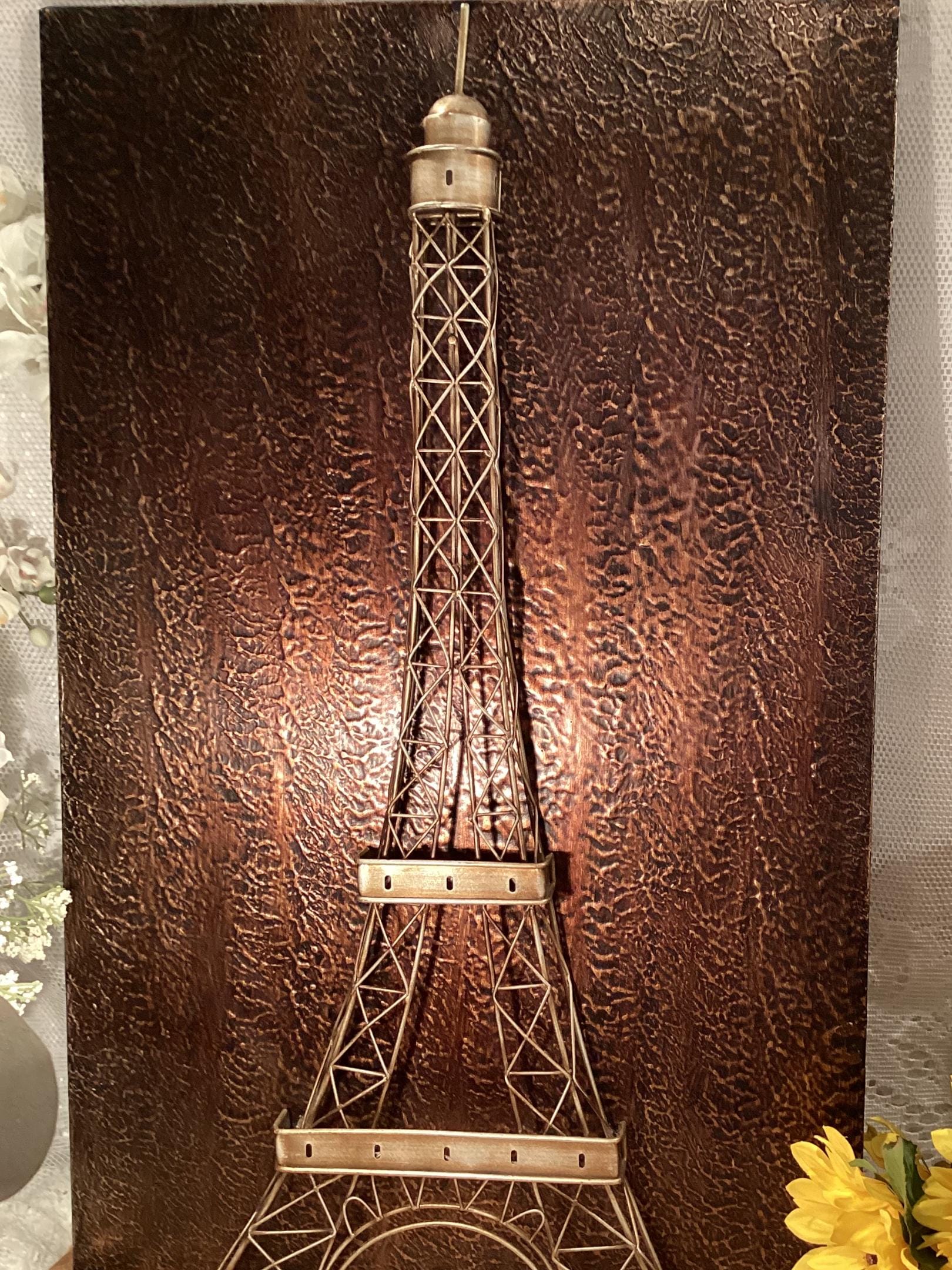 エッフェル塔 ワイヤー 黒色 約52cm エッフェル塔 ワイヤー 黒色 約52cm エッフェル塔の下からの眺め