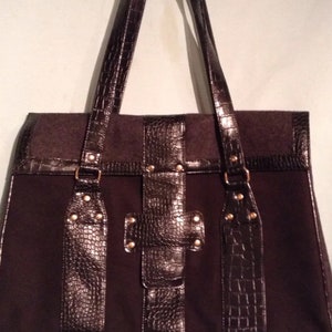 Elizabeth Ardin Schwarze “Bland” Aktentasche Gator Embossed