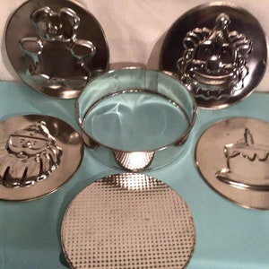 Spring Form Aluminum Cake Pan W/ 5 HolidayDisk
