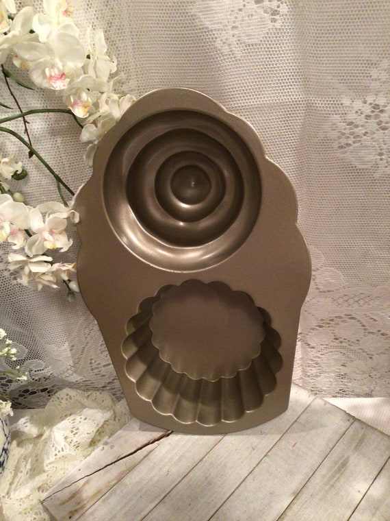 Nordic Ware Floral Cupcake Pan 