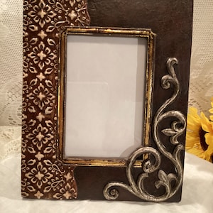 Embossed Distressed 4x6 Photo Frame