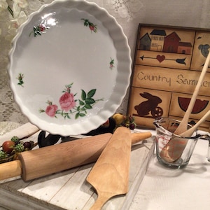 Christine Holm Hand Painted Stoneware Pie, Quiche, Pan