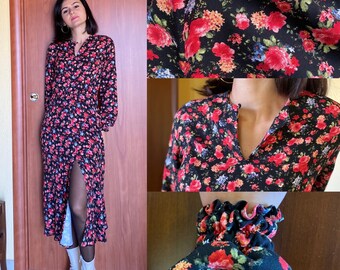 black floral dress woman, red and black dress, red floral pattern black dress, red rose romantic dress, sexy dress