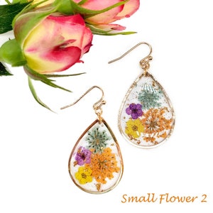 Handmade Dried Flower Botanical Resin Earrings , Real Pressed Flowers Jewelry Gift for her small flower 2