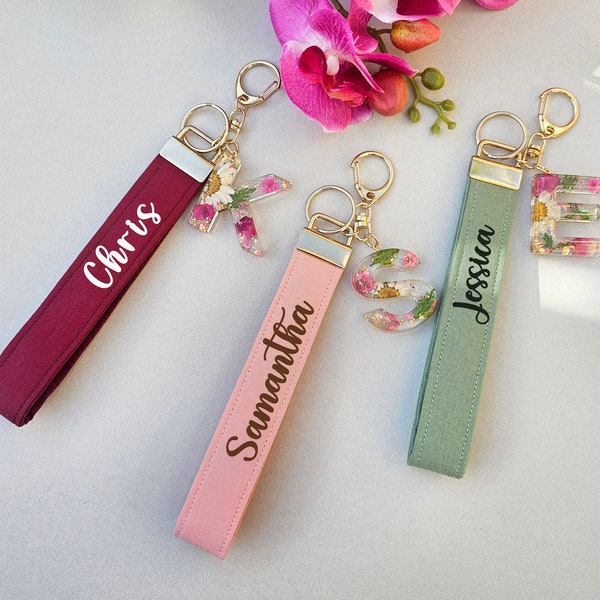 Personalized and Custom Pressed Flowers Resin Keychain Gifts for Her, Initials Letter Alphabet Wrist Lanyard, Teacher Key Holder